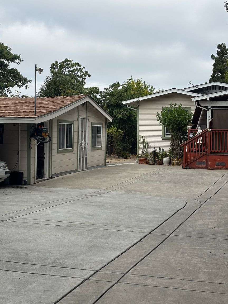 1360 C St photo 4