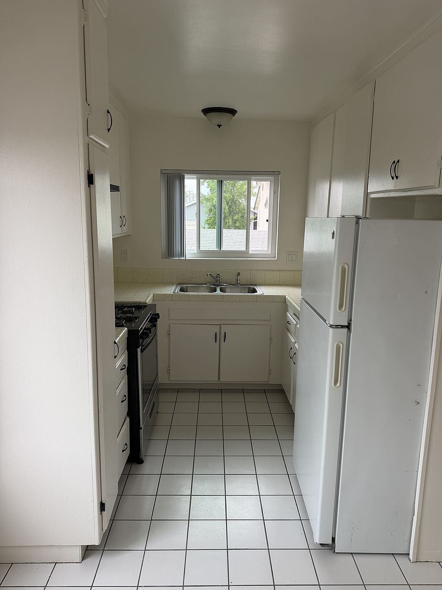 4626 33rd St photo 4