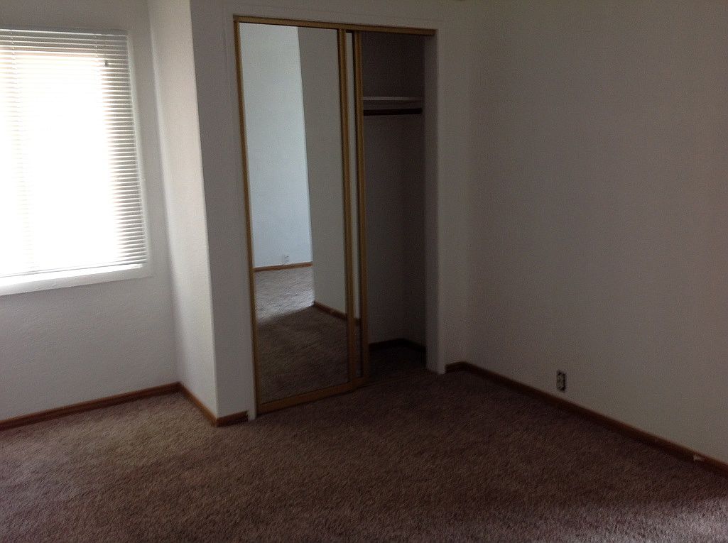 1BR/1BA Duplex on Sunset Ave · Forestville photo 5