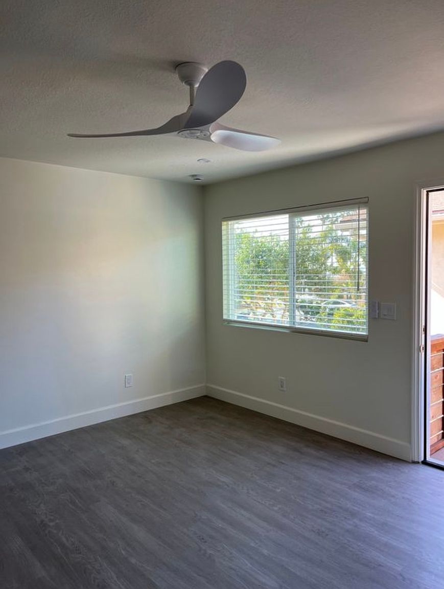 6631 La Jolla Blvd photo 2