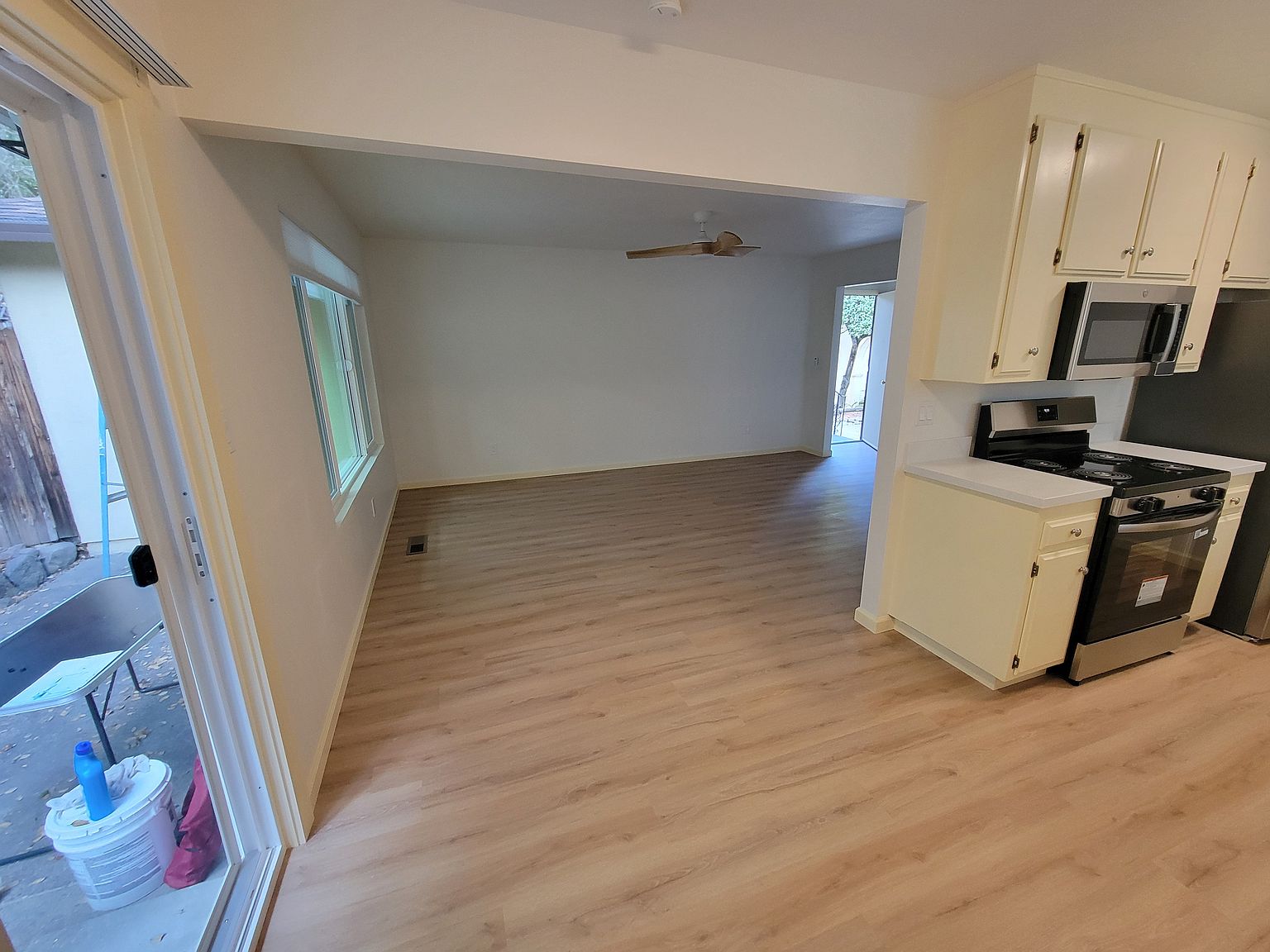 2216 Mesquite Dr photo 3