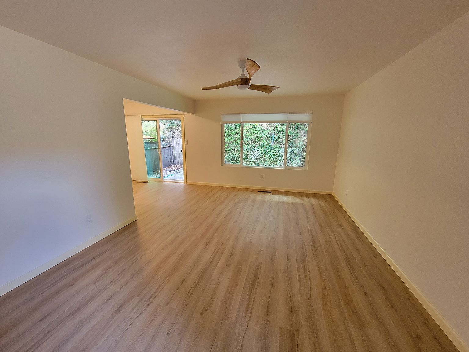 2216 Mesquite Dr photo 2