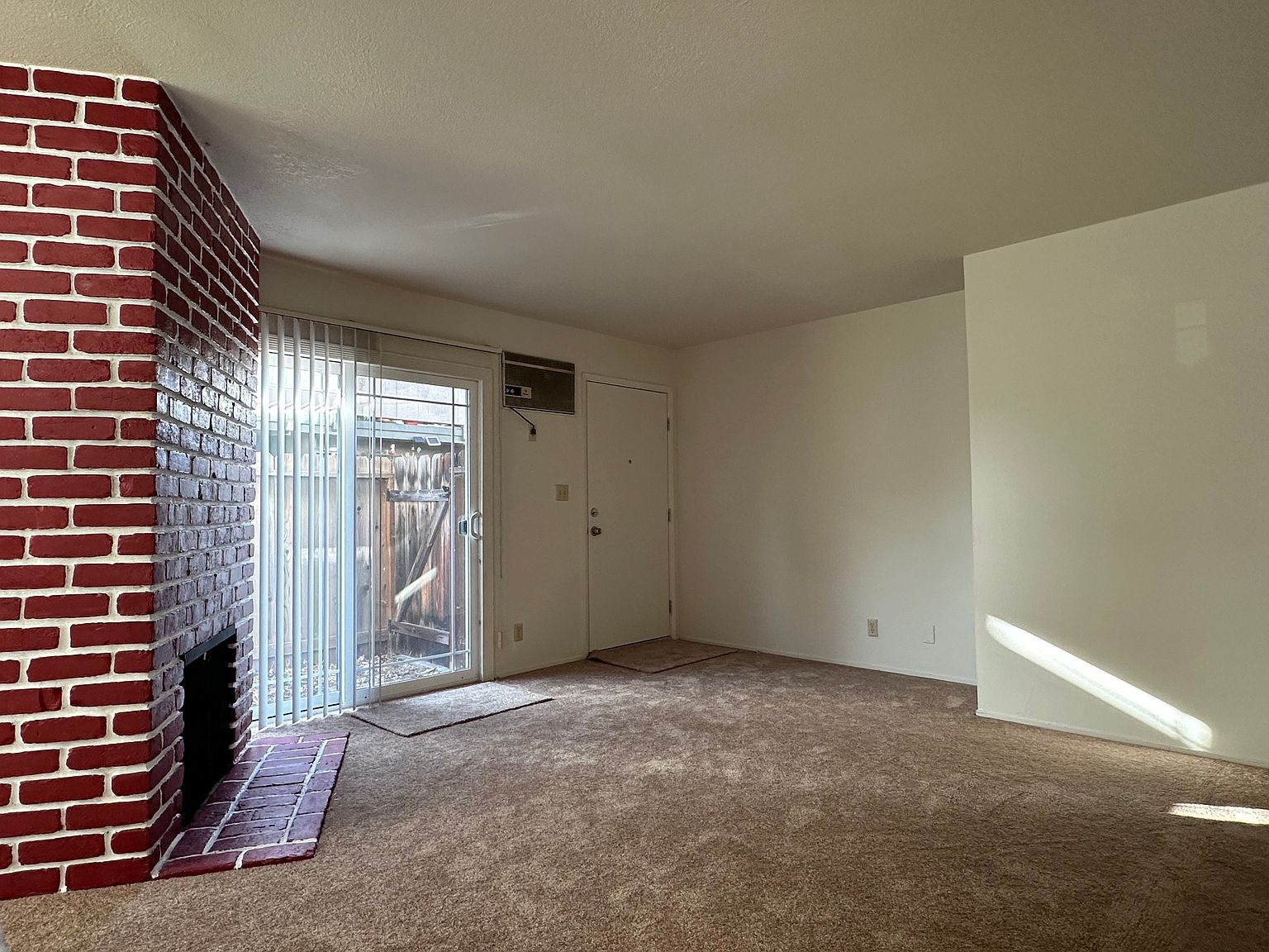 1175 Ayala Dr photo 4