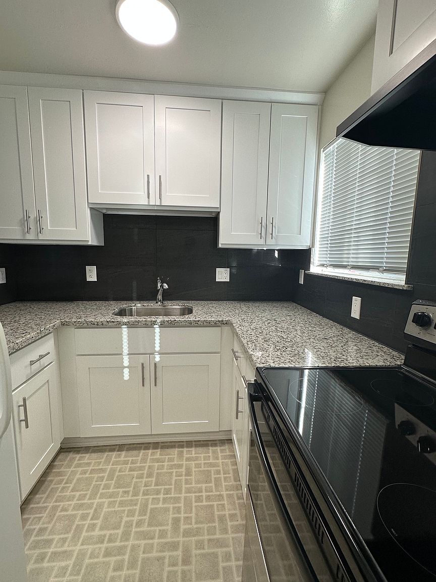 1175 Ayala Dr photo 5