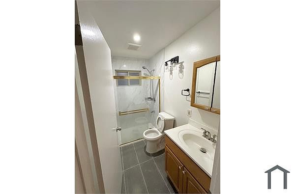 1725 Bissell Ave photo 4