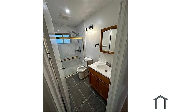 1725 Bissell Ave photo 3