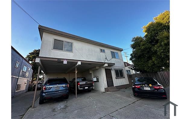 1725 Bissell Ave photo 5