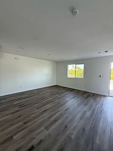 126 1st Ave photo 3