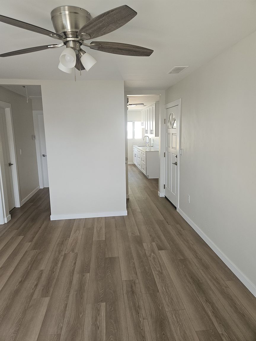 112 W Ivy St photo 5