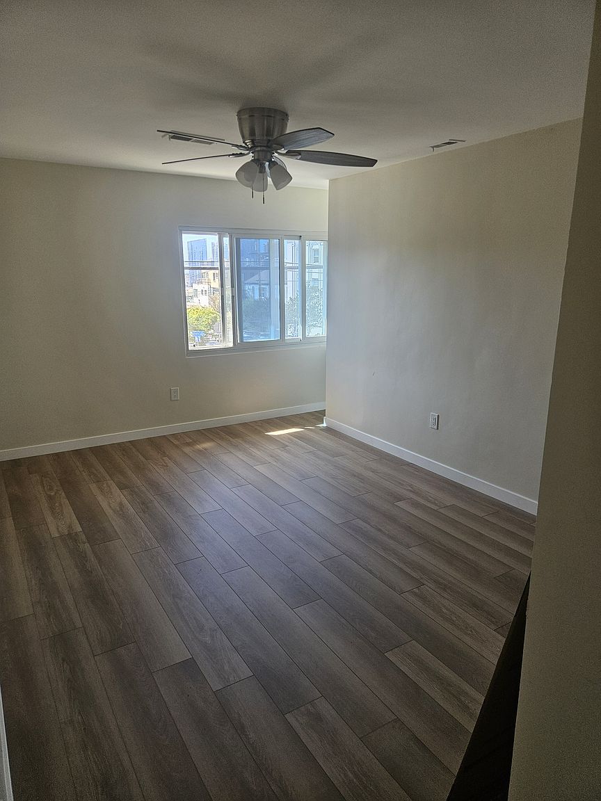 112 W Ivy St photo 2