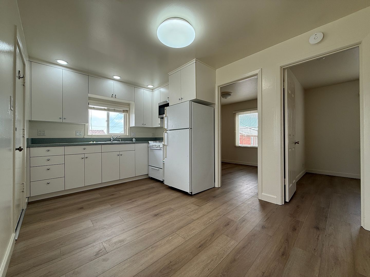 622 Tamarack Ln photo 3