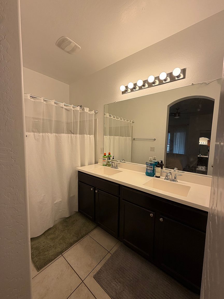 2025 N 77th Dr #Phoenix 85035 photo 5