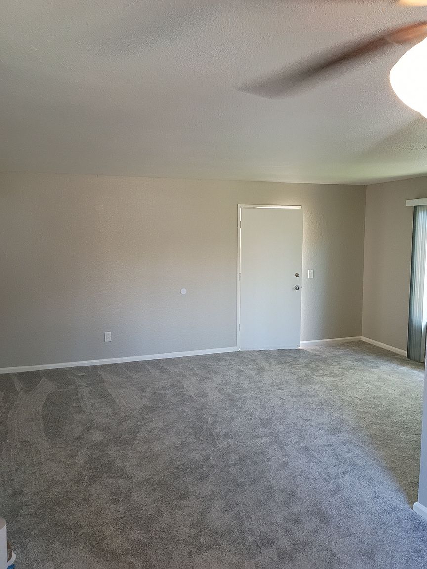 4447 Marlborough Ave photo 5