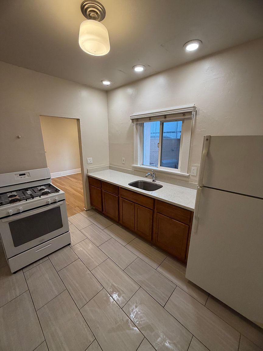 16 Vernon St photo 3