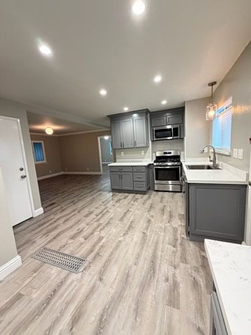 2983 Burdeck Dr photo 3