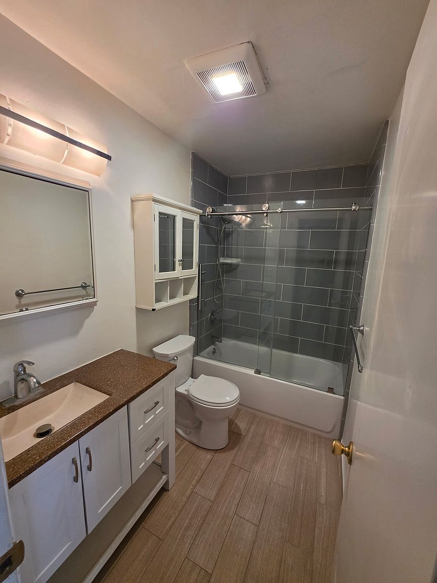 207 Cherry Ave photo 2