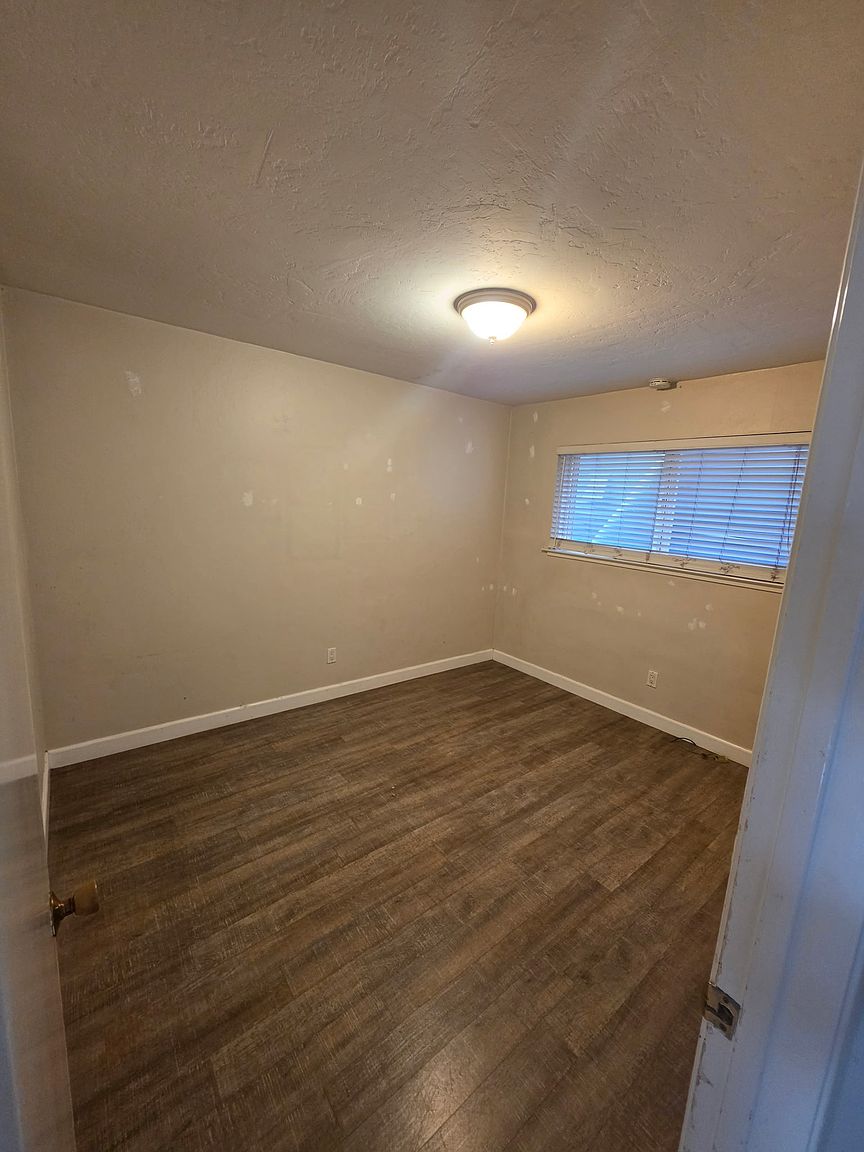 207 Cherry Ave photo 3