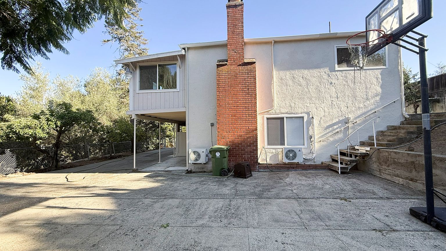 3682 Seven Hills Rd photo 2