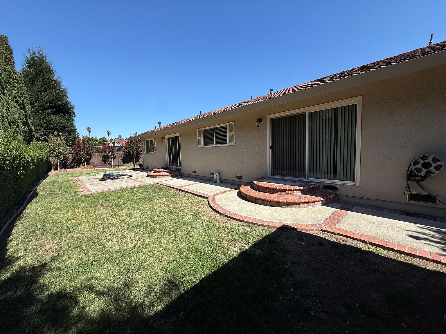 6042 Donna Ct photo 2