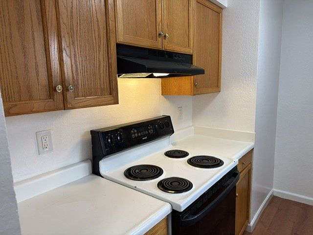 1126 4th St photo 4