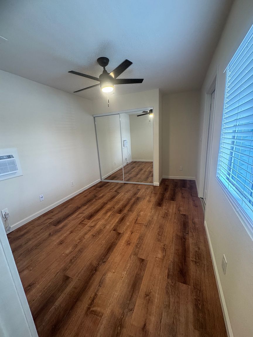 2770B Garnet Ave photo 2