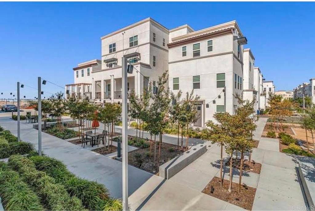 2010 Mindoro Ln
