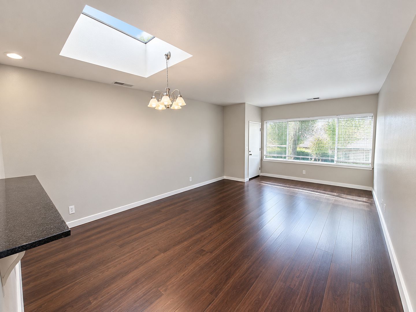 1 beds  1.0 baths (667 sqft) photo 3