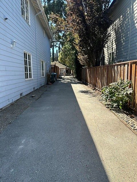 268 Santa Clara Ave photo 2