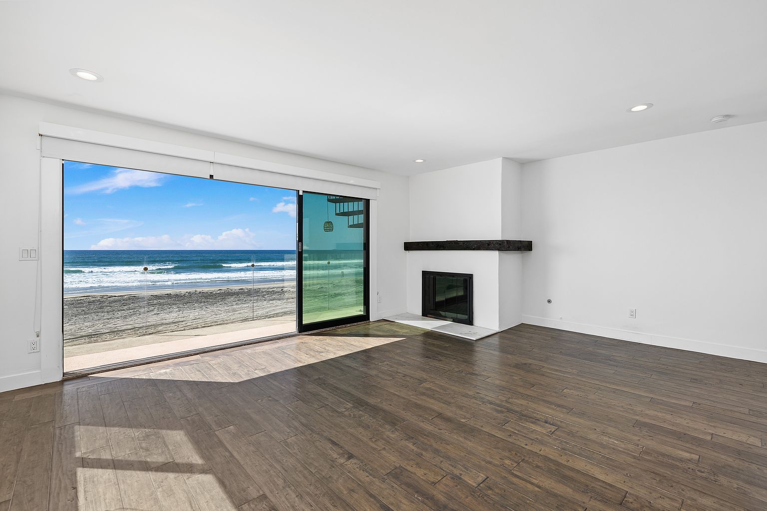682 Ocean Ln photo 5