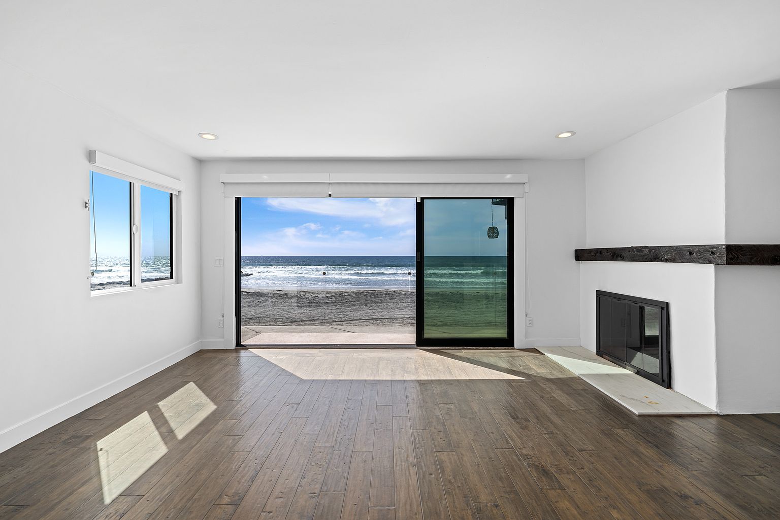 682 Ocean Ln photo 3