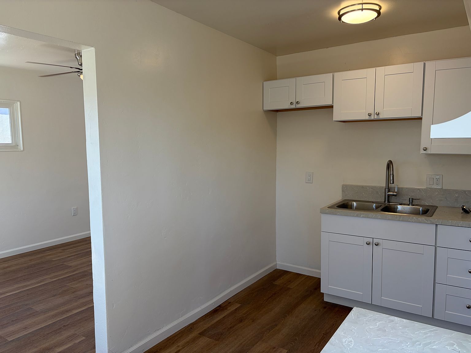 2966 Webster Ave photo 4