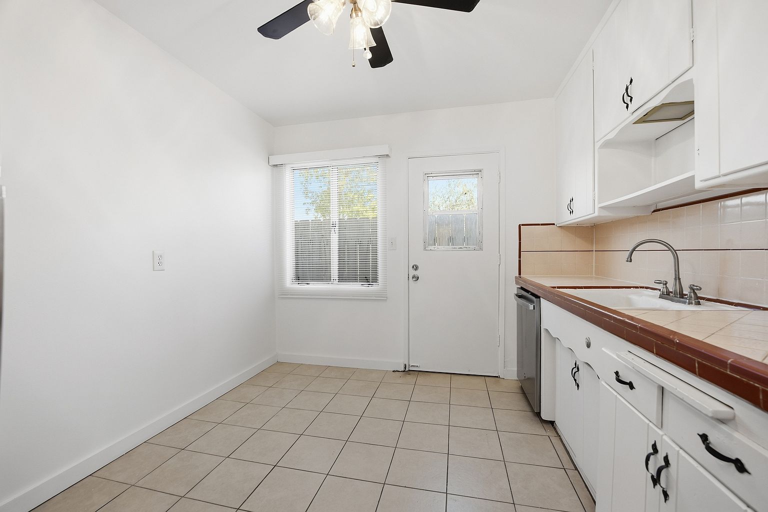 4474 Hamilton St photo 3