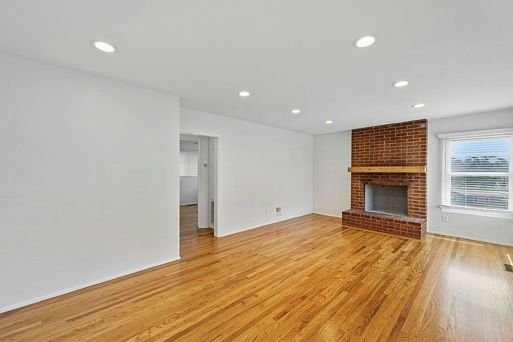 2247 Bolinas St photo 3