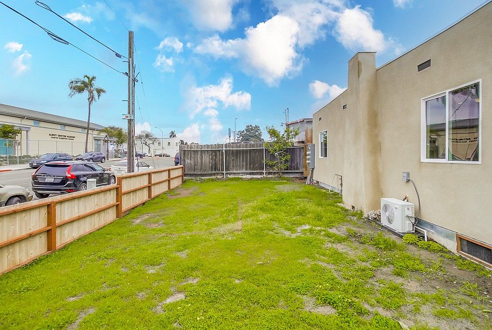 2975 A St photo 5