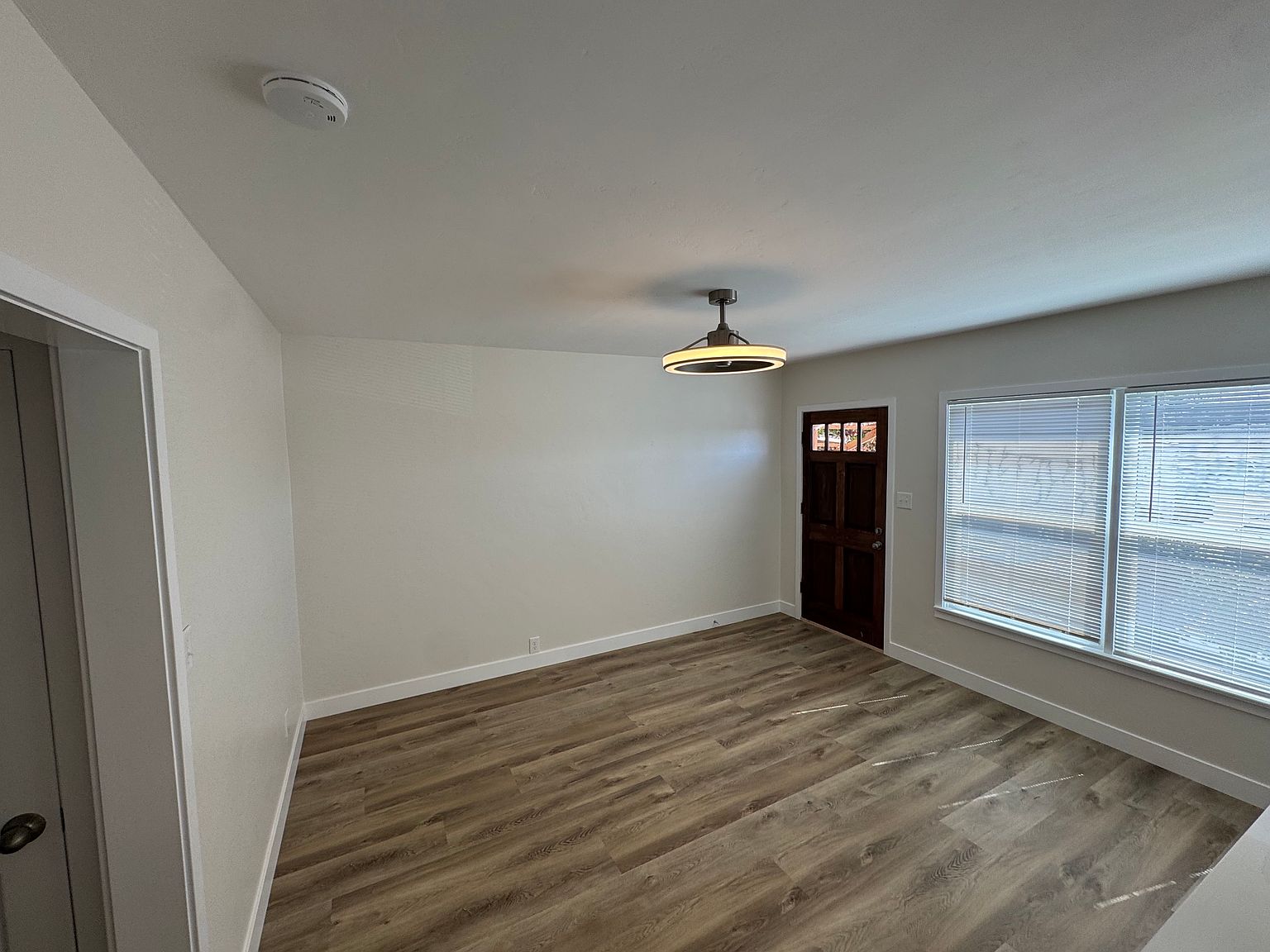 411 N Citrus Ave photo 2