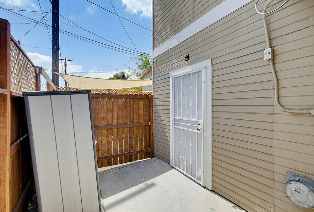 2717 Wightman St photo 3