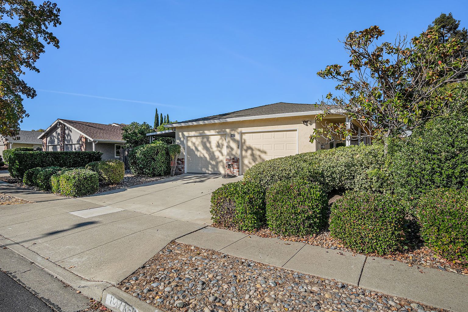 1417 Balhan Dr photo 3