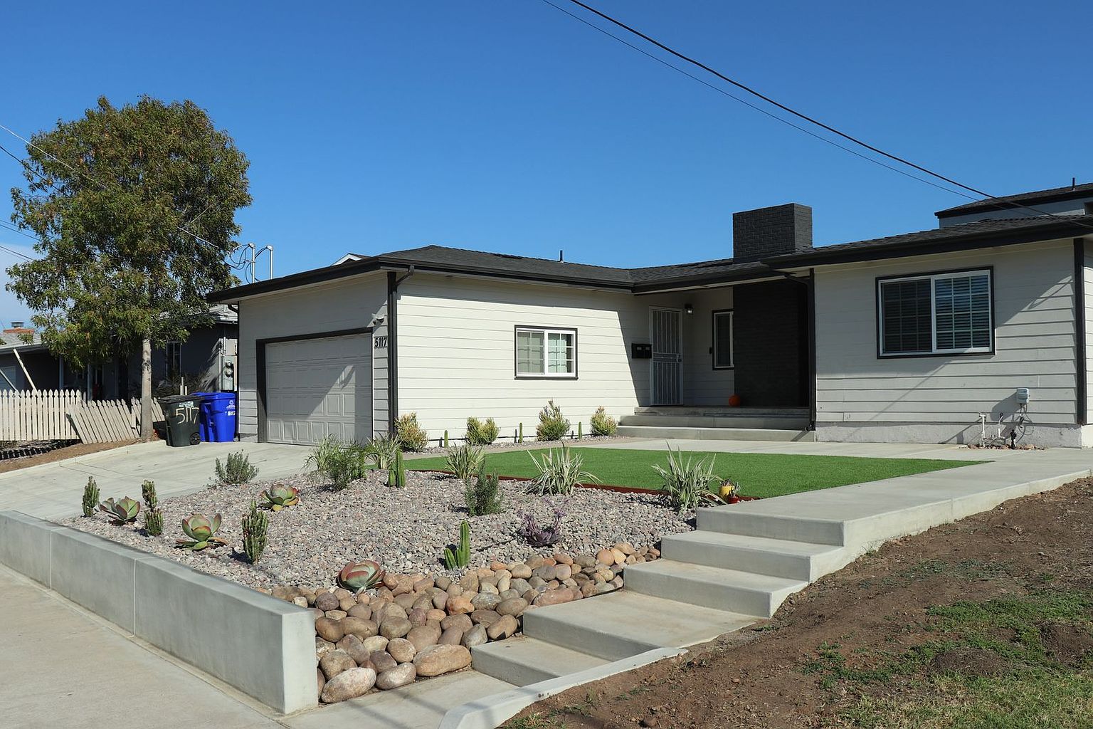 5117 E Falls View Dr photo 2