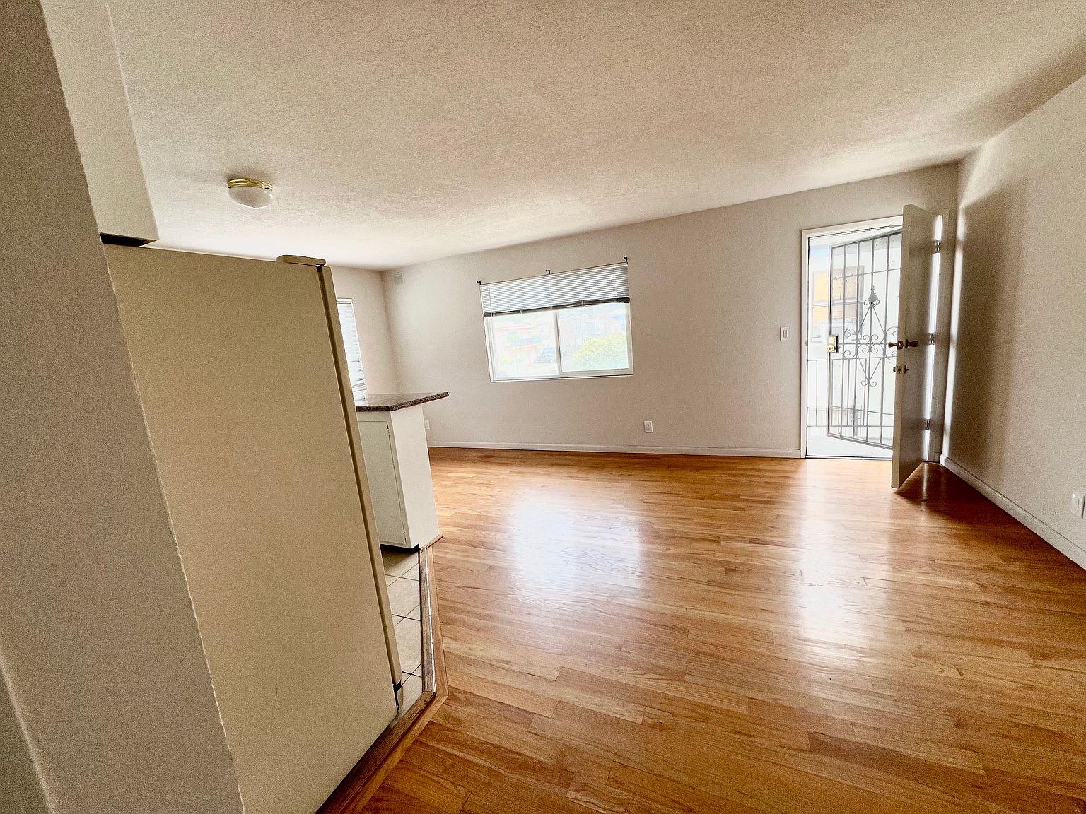 1BR/1BA Apartment on 46th Ave · Oakland photo 3