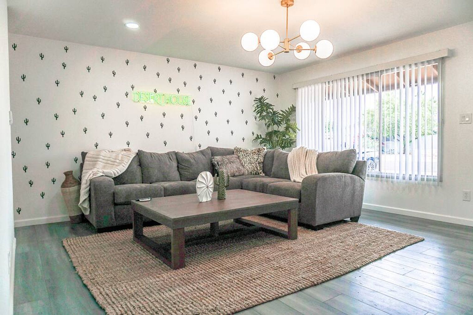 8755 E Valley Vista Dr