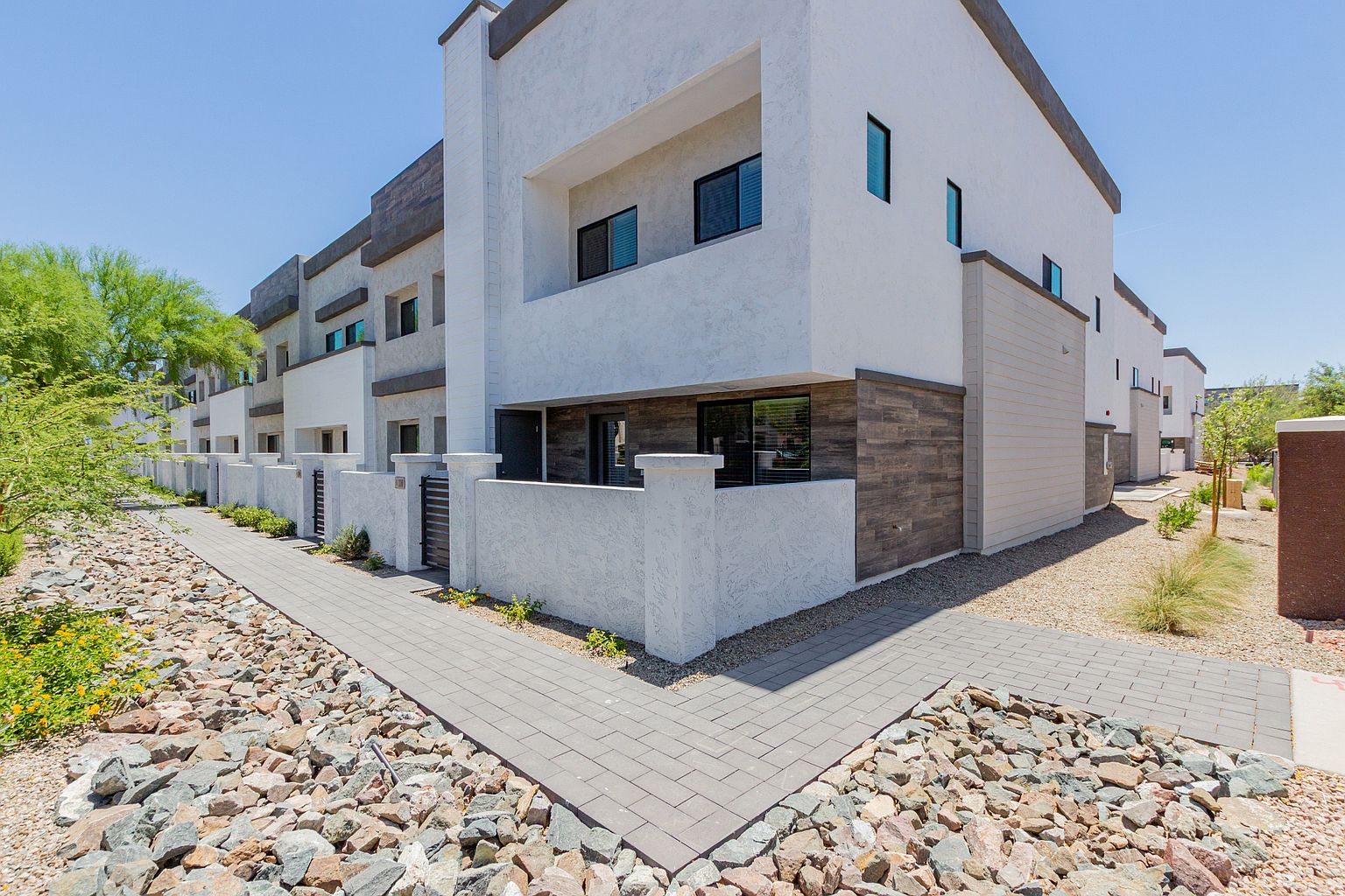 1318 S 105th Pl Mesa, AZ 85209 photo 4