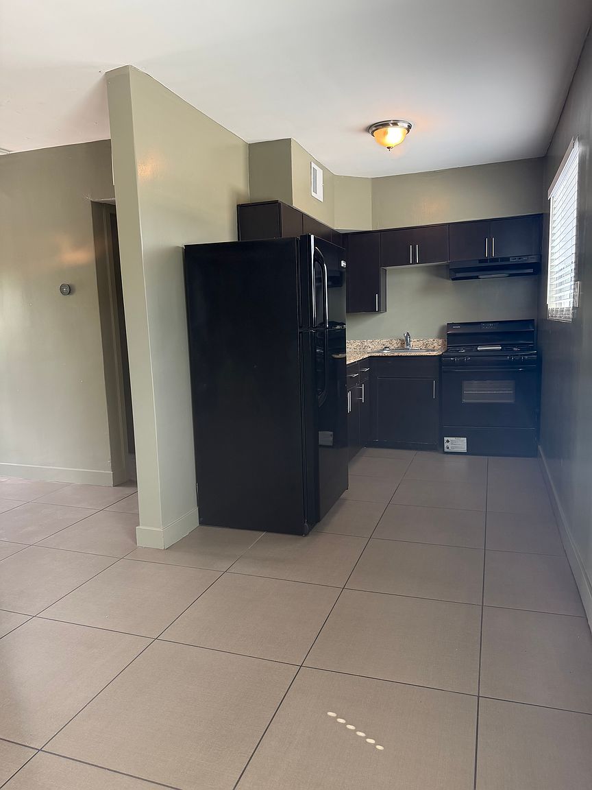 1231 E Thomas Rd Phoenix, AZ 85014 photo 3