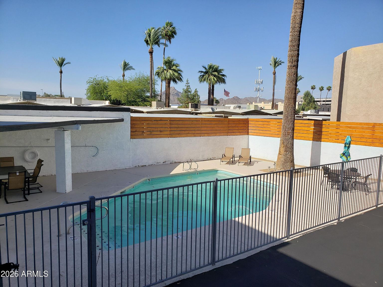 1330 E Highland Ave Phoenix, AZ 85014 photo 3