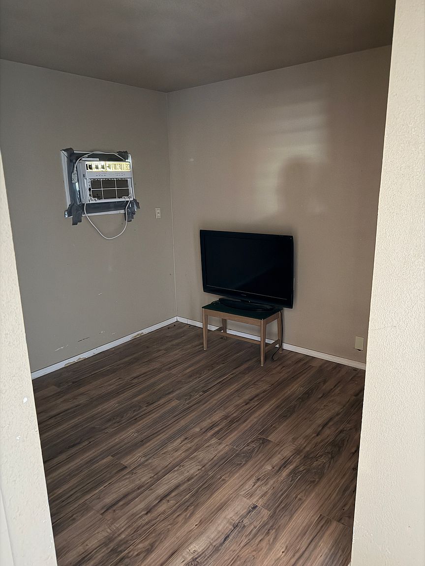 20250 E Water Way photo 5