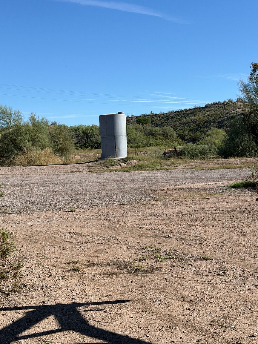 20250 E Water Way photo 2