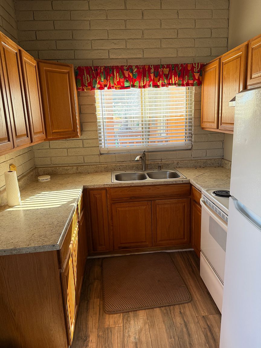 20250 E Water Way photo 4