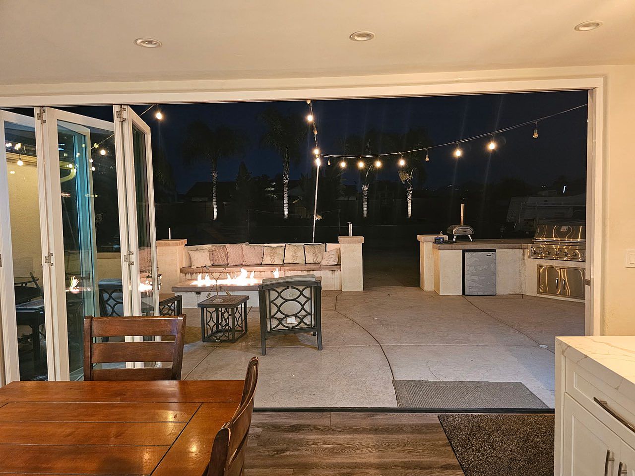 608 Las Flores Dr photo 3
