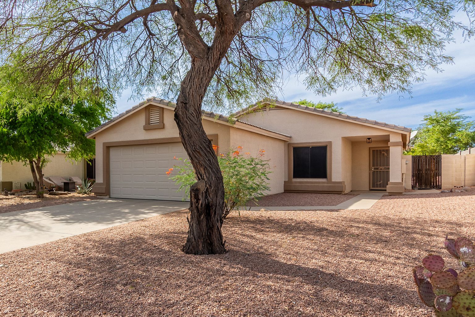 6932 S Russet Sky Way photo 2