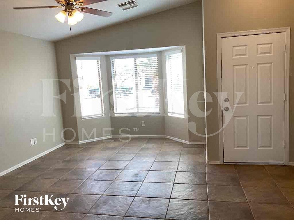 1338 W Mesquite Ave photo 4