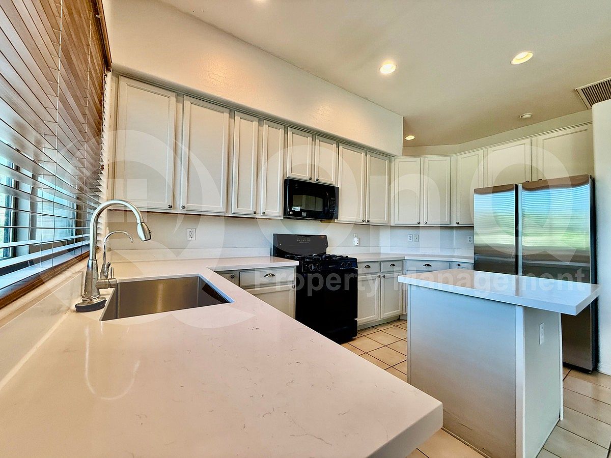 827 E Sheffield Ave photo 3